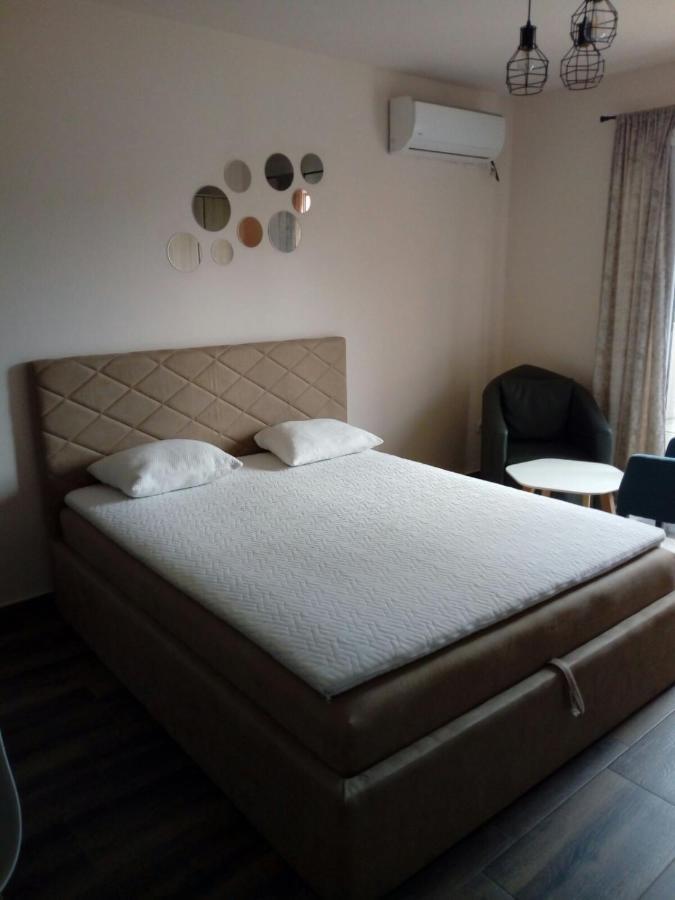 Apartment Petra Tivat Exteriör bild