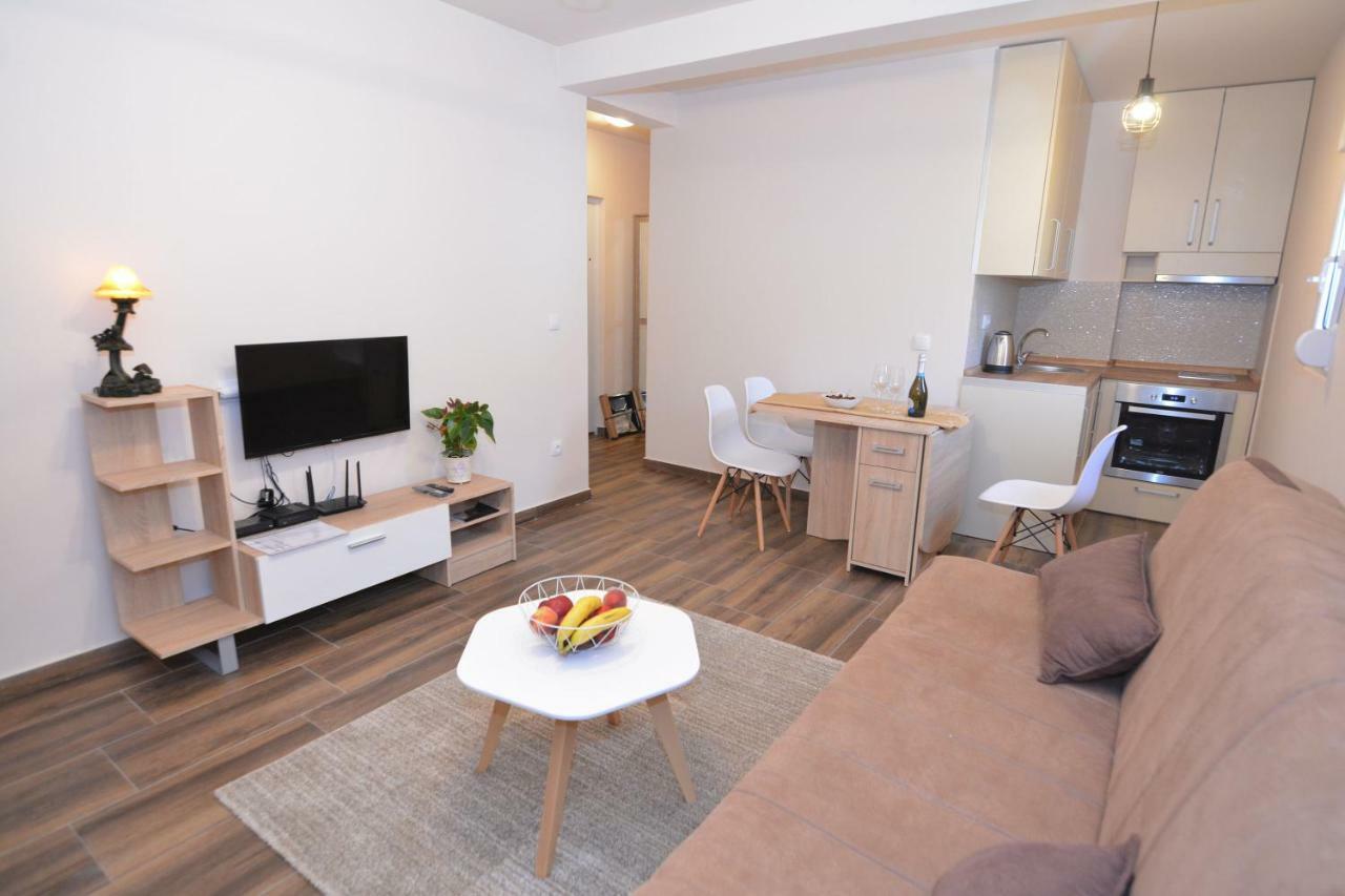 Apartment Petra Tivat Exteriör bild