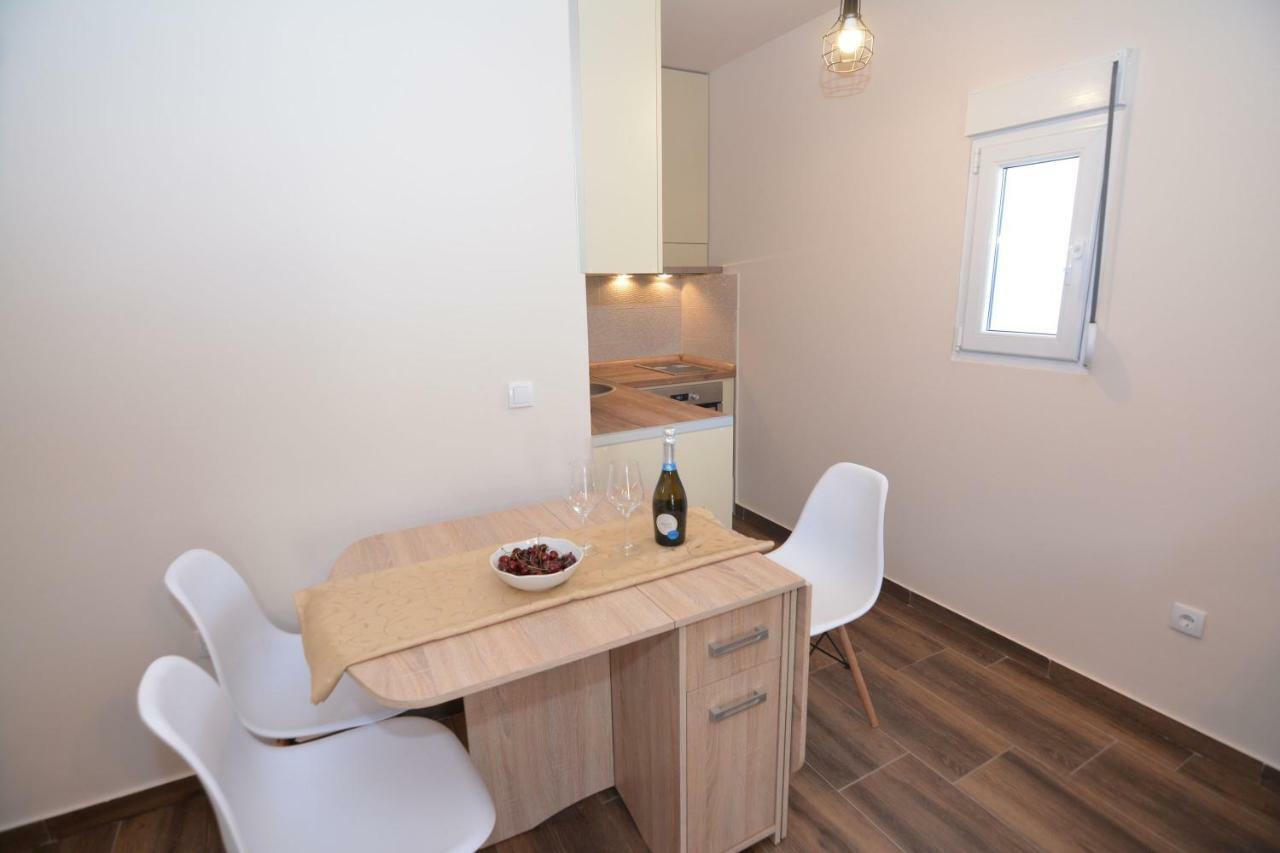 Apartment Petra Tivat Exteriör bild